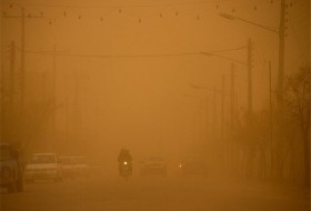 سیمای خاک آلود سیستانی ها در اولین شب قدر / طوفان شدید سیستان را درنوردید