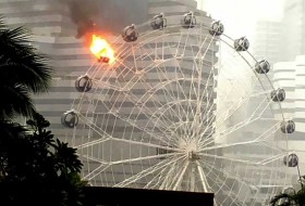 آتش‌سوزی در کابین چرخ و فلک پارک بازی