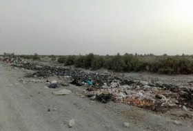 جمع آوری نخاله ها در شهرستان زابل توسط ۲ خودرو همه روزه/ تخلیه ی نخاله های ساختمانی در روستای سنجدی