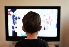 تماشای تلویزیون خلاقیت کودکان را کاهش می‌دهد