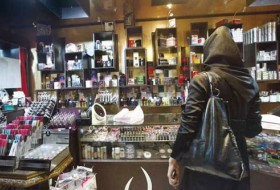 هشدار جدی؛ زیبایی زنان ایرانی که قربانی مواد آرایشی قاچاق می‌شود