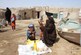 توزیع کمک های مردمی به نیازمندان سیستانی/خیر ایرانی دانمارک نشین:از کالای ایرانی استفاده کنید