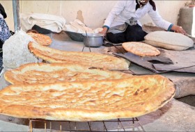 فروش آرد آزاد در نانوایی های سیستان/15 نانوایی متخلف شناسایی شدند