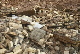 خطر ریزش دیوار های فرسوده در زابل/شهرداری: شهروندان مکان ها را اعلام کنند