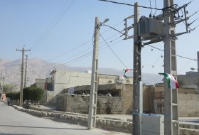 دستگاه بهبود ولتاژ برق در روستای حسین آباد شهرستان نیمروز نصب شد